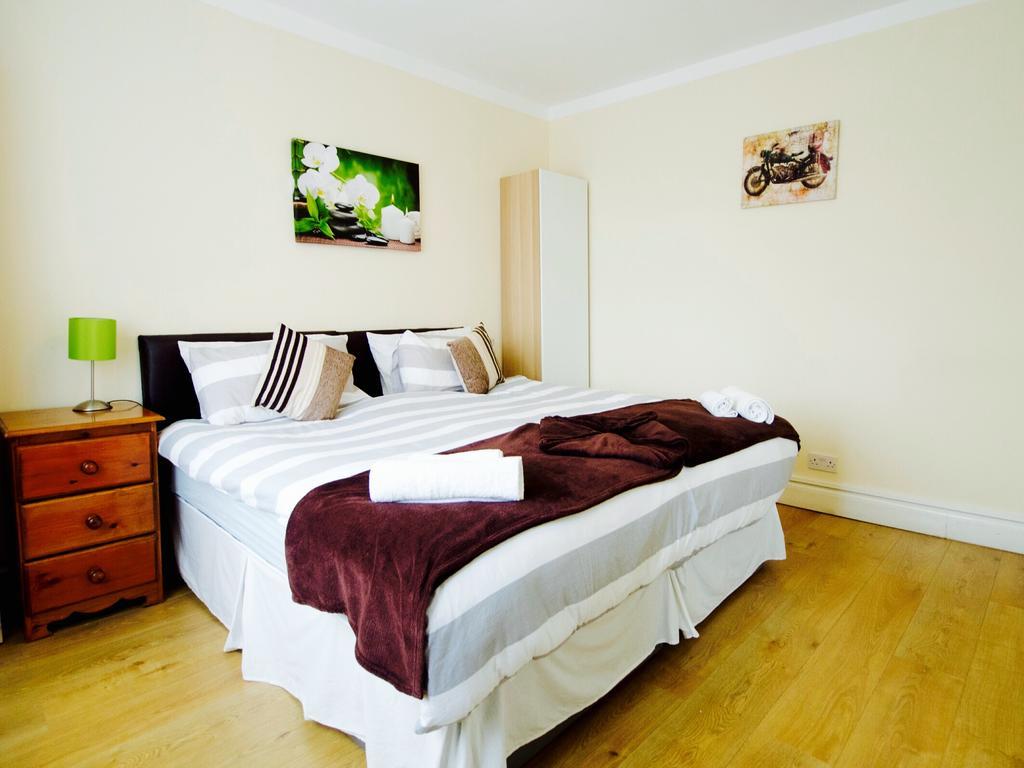 Gable Lodge London B&B Enfield Exterior photo